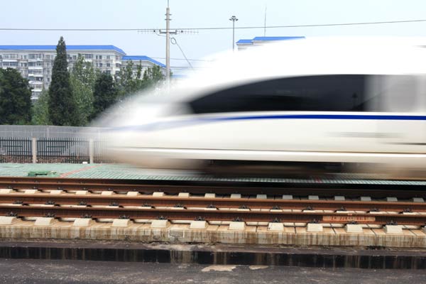 A high-speed train speeding up during its journey from Beijing to Shanghai.[Provided to China Daily]