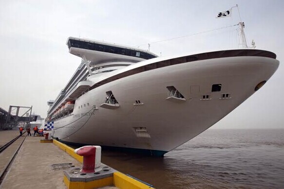The Carnival cruise ship Princess Cruises arrives in Shanghai, May 21, 2014. Gao Erqiang/for China Daily  