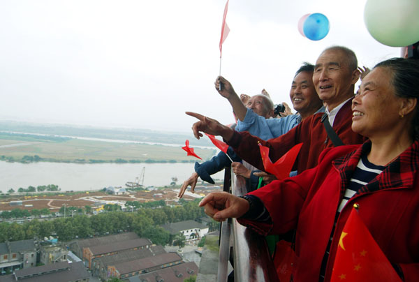 Senior citizens in China love to go on a trip with companions. [Photo provided to China Daily]