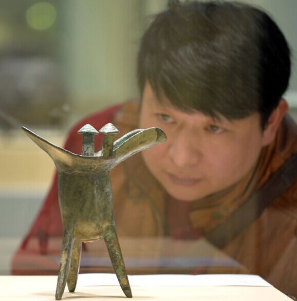 Antique bronzeware sold by the Xiling Yinshe Auction Company in Hangzhou, Zhejiang province. [Photo/China Daily] 