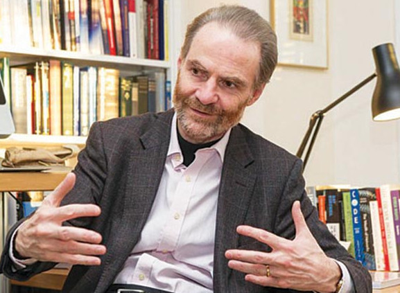 Timothy Garton Ash, an academic and author, believes modern China is increasingly a meeting point of great minds. [Photo/China Daily]  