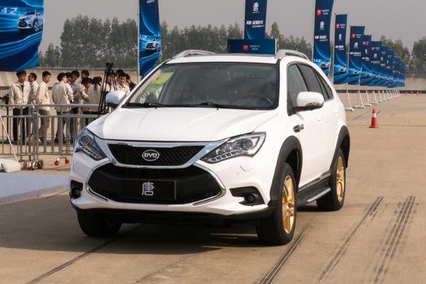 BYD launched a new hybrid sport utility vehicle, named after the ancient Chinese dynasty Tang, and announced plans to boost its presence in the SUV sector. [Photo/China Daily]