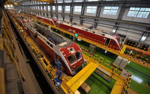 A CSR Corp assembly line in Changsha, capital of Hunan province. The company's merger with CNR Corp is expected to be completed in June. (Photo/Xinhua)