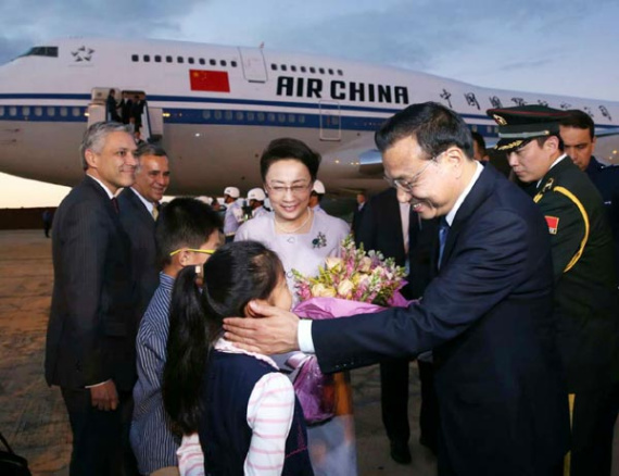 Premier Li Keqiang arrives in Brasilia, the capital of Brazil on the afternoon of May 18 local time to kick off his official visit to Latin America. (Photo/Xinhua)