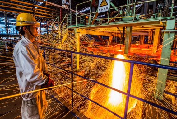 An iron and steel company in Lianyungang, Jiangsu province. E-commerce is expected to help steel firms avoid overcapacity and address low profitability concerns. (Photo/China Daily)