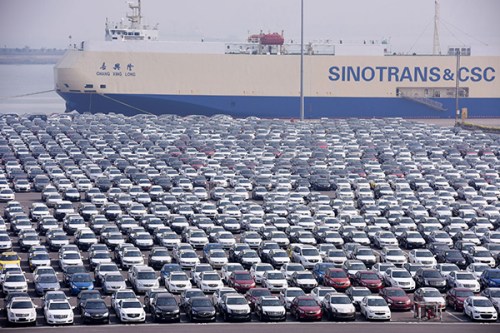 Cars at the Nansha port in the new China (Nansha) Pilot Free Trade Zone in Guangzhou, Guangdong province. The port will mainly handle cargo from the western part of the prosperous Pearl River Delta. (Photo/Xinhua)