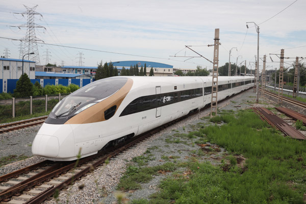 The bullet train, with an operational speed of 350 km/h, will undergo a wide range of tests in Beijing over the next two months. (Photo/Xinhua)