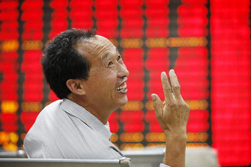Chinese shares bounced back from early morning losses and closed sharply higher on Tuesday following a nightmarish two weeks. (Photo/China Daily)