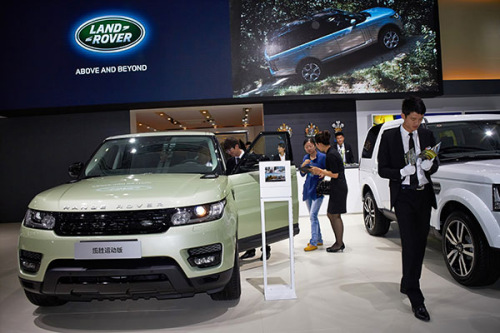 Jaguar Land Rover will use its resources to support dealers and share more profits with them. The China branch denied it plans hundreds of millions of yuan in subsidies. Photo/China Daily