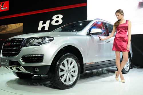 A Great Wall H8 at an auto show in Moscow. The company's sales have tumbled in the country due to the rouble's depreciation. (Photo/China Daily)
