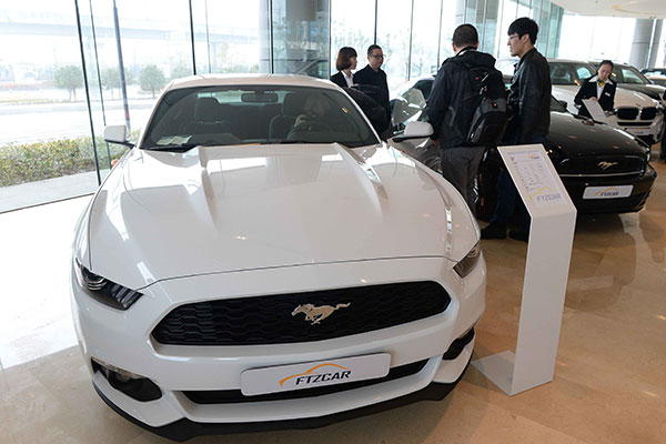 A transaction site for parallel import of cars at the China (Shanghai) Pilot Free Trade Zone. (Photo/China Daily)