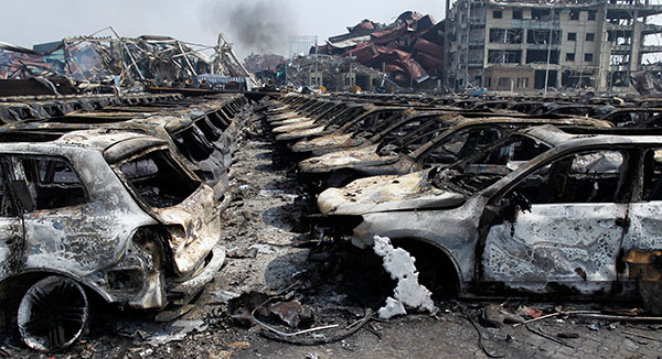 Scenes of the damage caused by the explosions in Tianjin port.(Zhu Xingxin / China Daily)