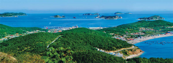 Zhuanghe in Liaoning province has a picturesque landscape and abundant natural resources, including the city's famous Haiwangjiudao, meaning nine islands of the king of the ocean. (Photo provided to China Daily)
