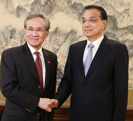 Premier Li Keqiang meets with Thai Foreign Minister Don Pramudwinai in Beijing on Friday. (FENG YONGBIN/CHINA DAILY)