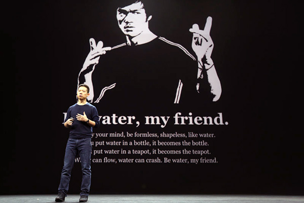 Jia Yueting, founder and CEO of LeTV Holdings Co Ltd, delivers a keynote speech on October 27, 2015 during the company's porduct launch event held in Beijing. (Photo provided to chinadaily.com.cn)