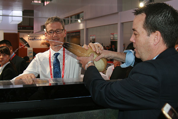 The geoduck clam, a typical Canadian seafood, is displayed at the 20th China Fisheries and Seafood Expo, which was held from Nov 4 to 6 in Qingdao, East China's Shandong province. (Photo by Hu Qing/chinadaily.com.cn)