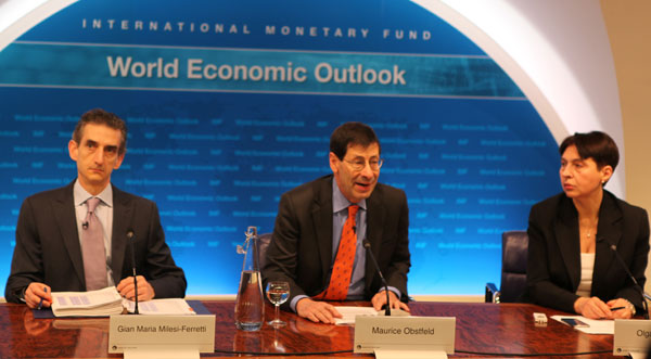 Maury Obstfeld, IMF Economic Counsellor and Director of Research Department briefs on the World Economic Outlook at the IMF Press Conference in London. (Photo: China Daily/Wang Mingjie)