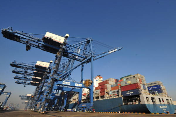 A photo of Tianjin Port. (Photo by Zhang Chenlin/Xinhua)