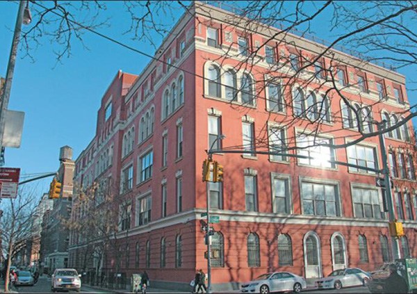 Real estate developer Vanke and its US partners will convert the building at 45 Rivington Street in Manhattan's Lower East Side into a luxury condos. (Photo/China Daily)