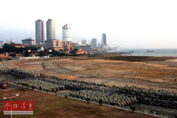 File photo shows the construction site of a China-funded port in Colombo, Sri Lanka. (Photo/cankaoxiaoxi.com)