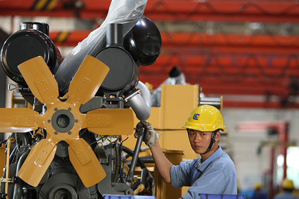 A workshop of Guangxi LiuGong Machinery Co Ltd in Liuzhou. (Photo provided to China Daily)