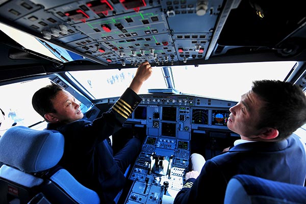 An A320 flight of China Southern Airlines arrives at Shenyang, capital of Liaoning province. China Southern saw its ASM climb year-on-year by 30 percent in 2015. (Provided to China Daily)