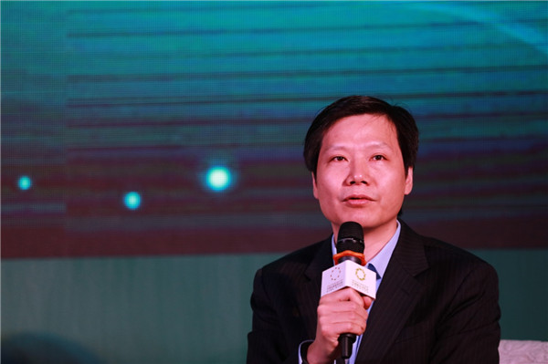 Lei Jun speaks at the 2016 China Green Companies Summit in Jinan, Shandong on April 23,2016. (Photo by Ren Qi/China Daily)