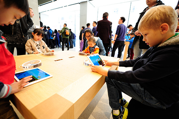 An outlet of Apple Inc in Tianjin. (Photo provided to China Daily)