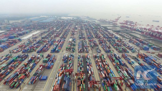 This aerial photo taken on March 29, 2016 shows a view of the free trade zone in Shanghai, east China. (PhotoXinhua/Ding Ting)