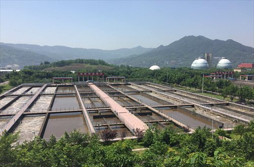 Waste water gets processed at the Tangjiatuo wastewater treatment plant operated by Chongqing Sino French Tangjiatuo Sewage Treatment Co. The company is a public-private partnership (PPP) between Chongqing Water Group and a subsidiary of water company SUEZ. (Photo: Chu Daye/GT)