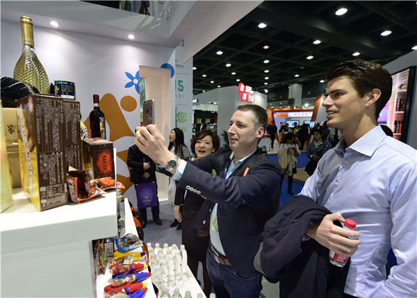 The country's customs authority said it will continue to allow the direct import of cosmetics, baby formula, medical equipment and healthcare-related food in 10 pilot cities, without permission, or the filing of special applications.