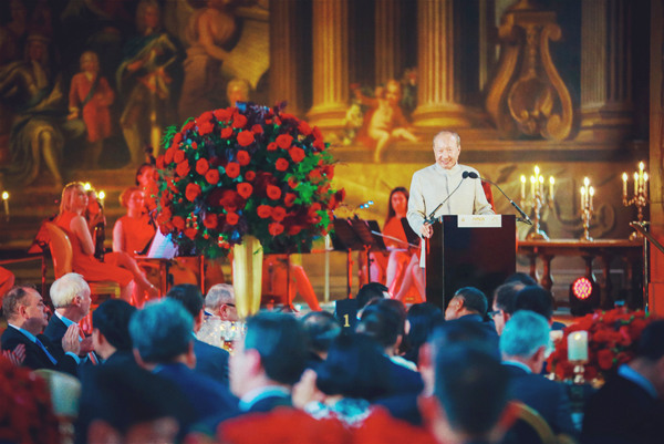 Chen Feng, Chairman of HNA Group, gives a speech at a HNA Group charity dinner at the Old Royal Naval College on June 27, 2016 in London. (Photo provided to China Daily)