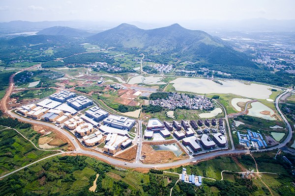 A bird's-eye view of the world's largest biotech drug production base in Hefei, Anhui province. The facility is shaped in the form of antibody ATCG. (Photo provided to China Daily)