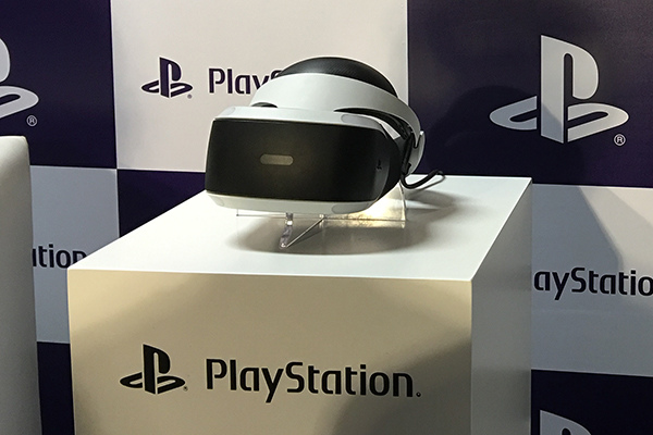 A Sony's PlayStation virtual reality head-mounted display is on display at a press conference after the device's China launch held in July 27, 2016 in Shanghai. (Photo/chinadaily.com.cn by Liu Zheng)