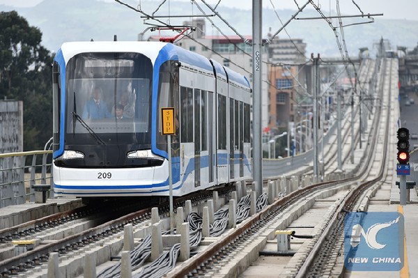 Photo taken on Sept. 20, 2015 shows a train operating on the light rail in Addis Ababa, Ethiopia. (Photo/Xinhua)