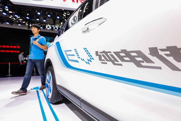 A new energy car at the Beijing auto show in April. Some Chinese electric carmakers aremulling over trade-in plans for new energy vehicles. Zhang Haiyan / For China Daily