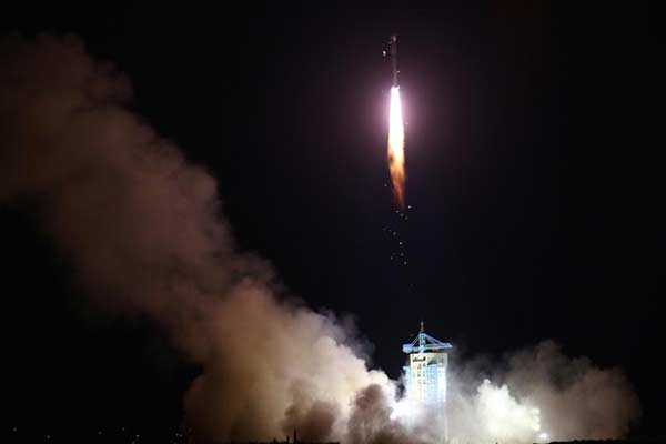 China launches the world's first quantum satellite on top of a Long March-2D rocket from the Jiuquan Satellite Launch Center in Jiuquan, Northwest China's Gansu province, Aug 16, 2016.(Photo/Xinhua)