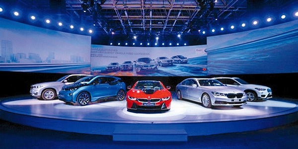 BMWs new energy night in Chinas southwestern city Chengdu highlights its five-year-old sub-brand BMW i.