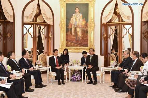 Thai Prime Minister Prayut Chan-o-cha(4th R) meets with Chinese Vice President Li Yuanchao(4th L) in Bangkok, Thailand on Oct. 9, 2016. (Photo: Xinhua/Li Mangmang)