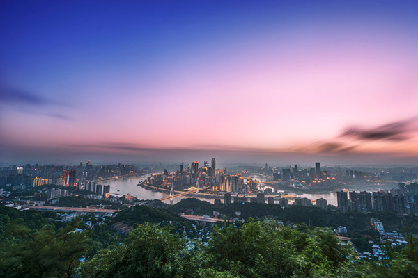 Night view of Chongqing. (Photo by Jiang Nan/chinadaily.com.cn)