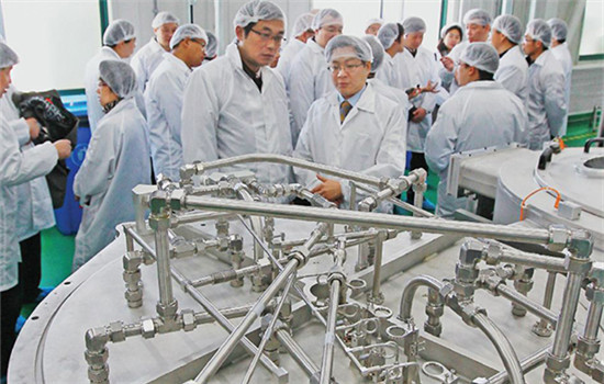 An advanced chip production line rolls off from the Shanghai Zhangjiang National Innovation Demonstration Zone. (Photo provided to China Daily)