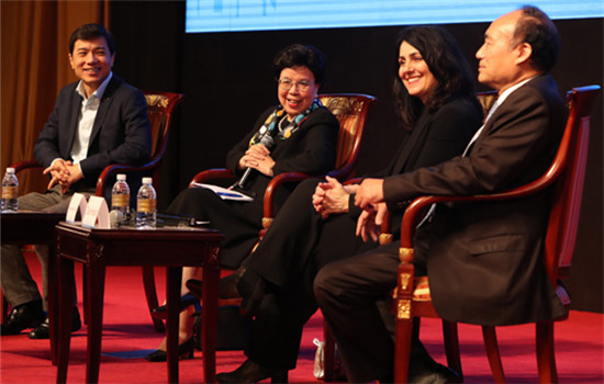 (From left to right) Robin Li, chairman and CEO of Baidu; Margaret Chan, director-general of the WHO; Baroness Joanna Shields, UK Minister for Internet Safety and Security; and Zhao Houlin, secretary-general of International Telecommunication Union, share their opinions about the application of Internet Plus in health during the ongoing Ninth Global Conference on Health Promotion in Shanghai on Tuesday. (Photo by Gao Erqiang/China Daily)