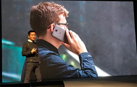 Pete Lau, founder of OnePlus, delivers a keynote speech at OnePlus 3T's China launch event held in Beijing, Nov 29, 2016. (Photo by Liu Zheng/chinadaily.com.cn)