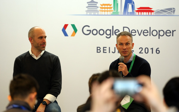 Scott Beaumont (right), president of Google Greater China, and Ben Galbraith, head of product and developer relations at Google's developer product group, speak to the press during the Google Developers Day held on December 8, 2016 in Beijing. (Photo provided to chinadaily.com.cn)