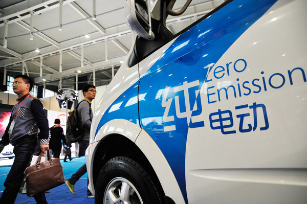 An electric vehicle on display at a car show in Nanjing, Jiangsu province. China's new energy car market shows strong momentum on the back of policies and competition. XING QU /FOR CHINA DAILY