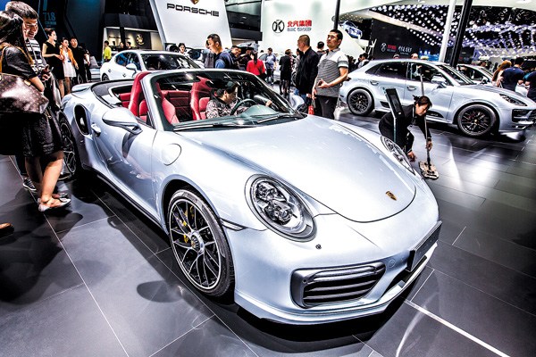 Porsche's 911 Turbo S attracts fans at the Beijing Auto Show in April 2016. (Photo provided to China Daily)