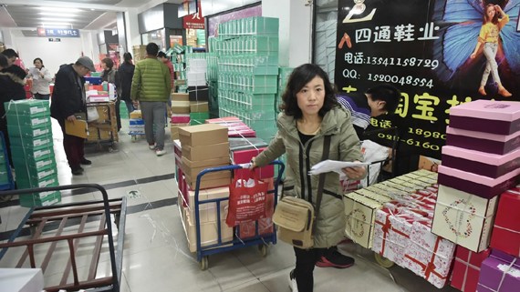 According to Alibaba statistics, there are more woman online retailers than men. They are better rated. And more likely to get loans that further fuel their businesses. (Photo/CGTN)