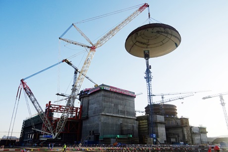 With the installation of the dome on the containment building, all major civil engineering works have been completed at Unit 5 of the Hongyanhe nuclear power plant developed by China's State Power Investment Corp, located Northeast China's Liaoning province. (File Photo)