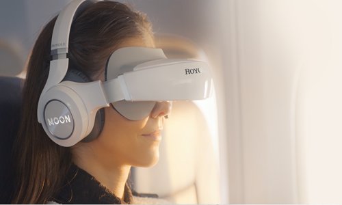 Royole's 3D virtual mobile theater and bendable FlexPhone displayed at the Consumer Electronics Show in Las Vegas, the US, in January (Photo/Courtesy of Royole Corporation)