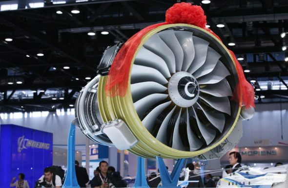 The engine for the C919 is on display at an aero exhibition in Beijing. (Lan Di/for China Daily)